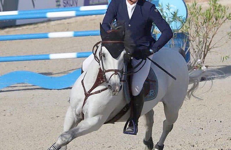 CASANOVA DE L’HERSE en François Mathy Jr. zetten een mooie prestatie neer in Vilamoura met hun 2e plaats in de rankingproef 1m45 (DR)