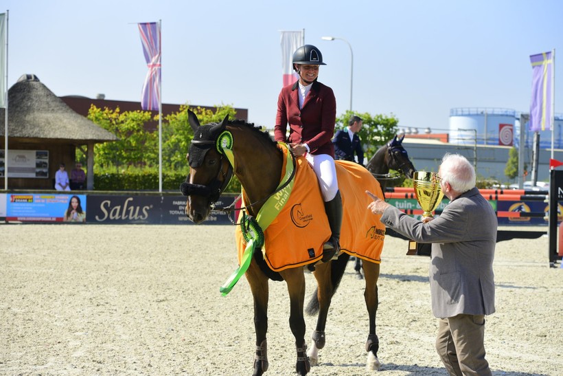 IBIZA VAN DE ZUUTHOEVE (Thunder van de Zuuthoeve) en Odile Gierech zegevieren bij de 7- jarigen op CSI2* Lier (FB - Nathalie Beaufort)