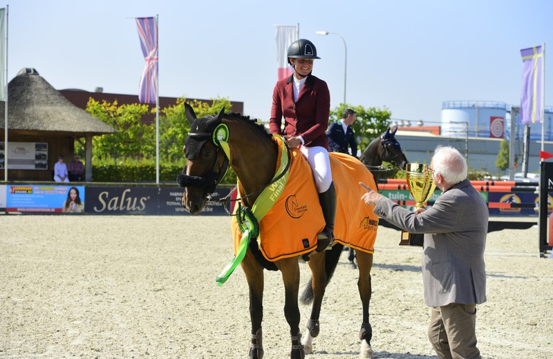 IBIZA VAN DE ZUUTHOEVE (Thunder van de Zuuthoeve) en Odile Gierech zegevieren bij de 7- jarigen op CSI2* Lier (FB - Nathalie Beaufort)