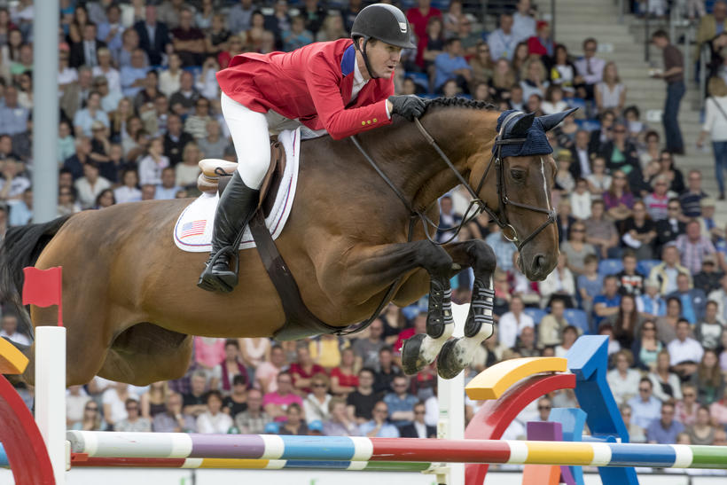 HH AZUR GARDEN’S HORSES (E.O.) (Thunder vd Zuuthoeve/Sir lui – fokker: N. Beaufort te B-8600 Pervijze), gereden door McLain Ward (USA), leader van het SBS (foto (c) Hippofoto)