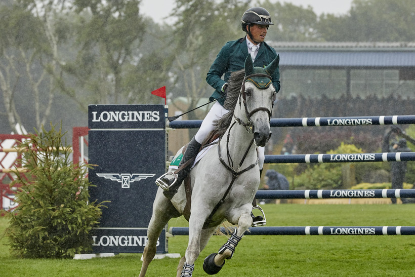 BOMBAY (E.O.) (Lord Z/Bon Ami – fokker: W. Matton te B-9860 Oosterzele) gereden door Trevor Breen (IRL) (foto (c) FEI/Lizz Gregg)